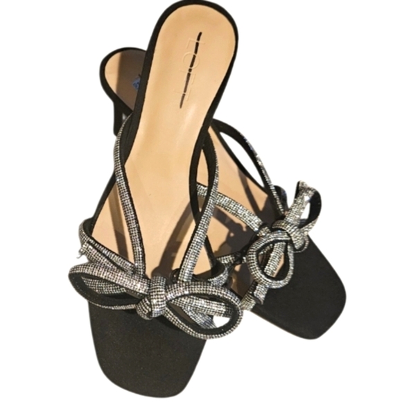 NEW! LOFT Black Velvet Silver Sparkle Embellished Bow Sandals. - Picture 3 of 8